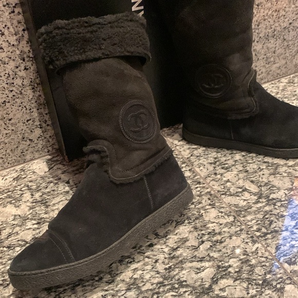 CHANEL BOOTS - Picture 8 of 16